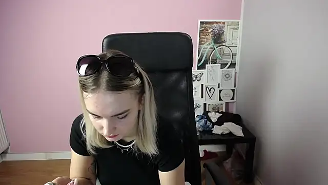 viktoria lovely online show from 09.20.25