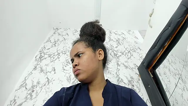 makena18 online show from 10.28.25