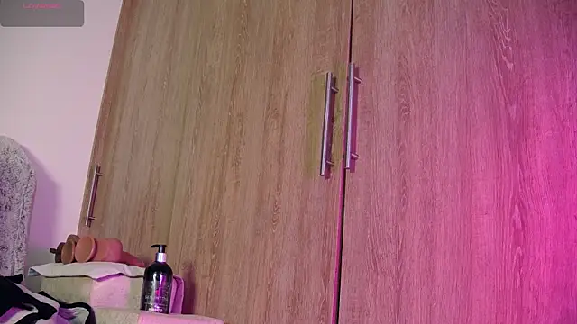 aidaadams online show from 11.14.25