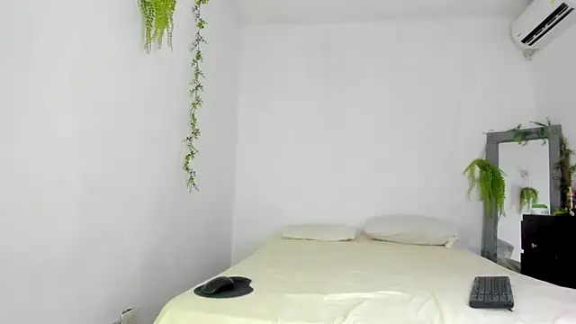 Alika01 online show from 09.29.25