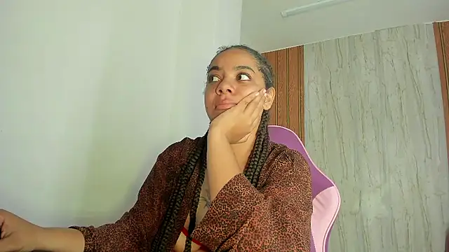 Alika01 online show from 10.10.25