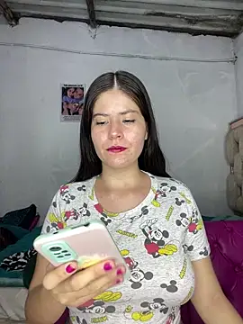 Snapshot of Hotnightsexxx chatting on 02.15.25 Hotnightsexxx online show from 02.15.25