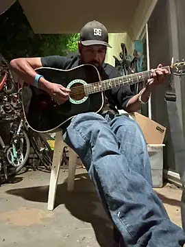 Snapshot of MrDickUdown24_7 chatting on 10.25.25 MrDickUdown24 7 online show from 10.25.25