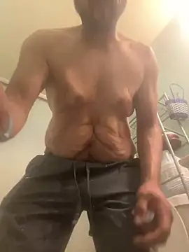 Snapshot of MrDickUdown24_7 chatting on 11.04.25 MrDickUdown24 7 online show from 11.04.25