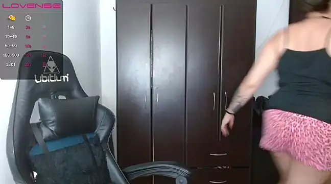 Snapshot of natashasmithe chatting on 01.22.25 natashasmithe online show from 01.22.25