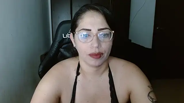 Snapshot of natashasmithe chatting on 02.13.25 natashasmithe online show from 02.13.25