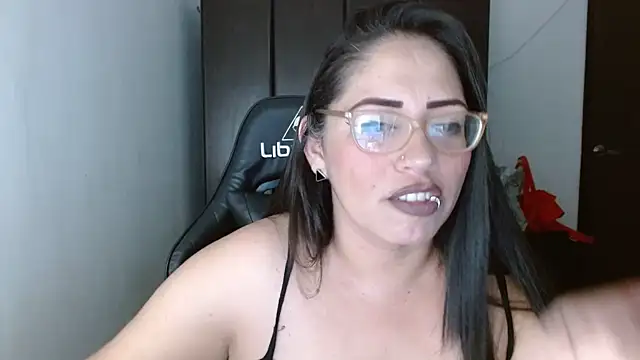 Snapshot of natashasmithe chatting on 03.03.25 natashasmithe online show from 03.03.25