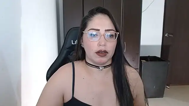 Snapshot of natashasmithe chatting on 09.28.25 natashasmithe online show from 09.28.25