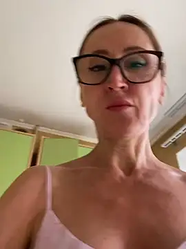 LauraDavis online show from 07.11.26