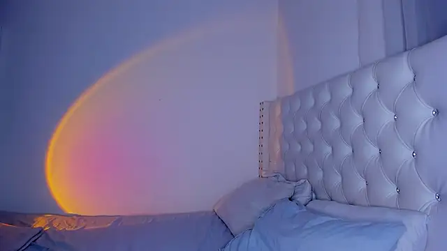 Snapshot of IsabelaVanegas_ chatting on 02.09.25 IsabelaVanegas  online show from 02.09.25