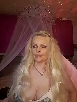 Snapshot of Angeldevilus chatting on 06.18.26 Angeldevilus online show from 06.18.26