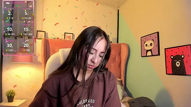 Snapshot of _cloe_martinez chatting on 12.14.24 cloe martinez online show from 12.14.24