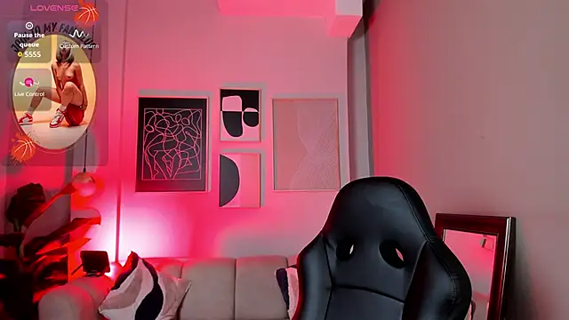 Snapshot of _cloe_martinez chatting on 09.20.25 cloe martinez online show from 09.20.25