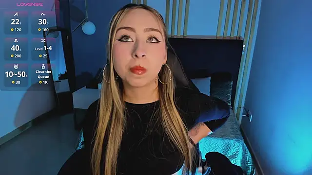 Snapshot of _cloe_martinez chatting on 03.03.26 cloe martinez online show from 03.03.26