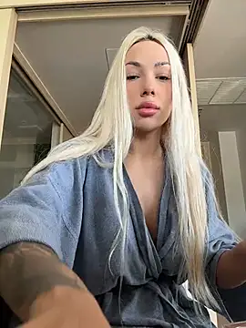 Snapshot of violettabunny03 chatting on 02.17.26 violettabunny03 online show from 02.17.26