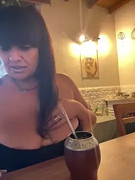 Snapshot of Sensualmente333 chatting on 05.19.26 Sensualmente333 online show from 05.19.26