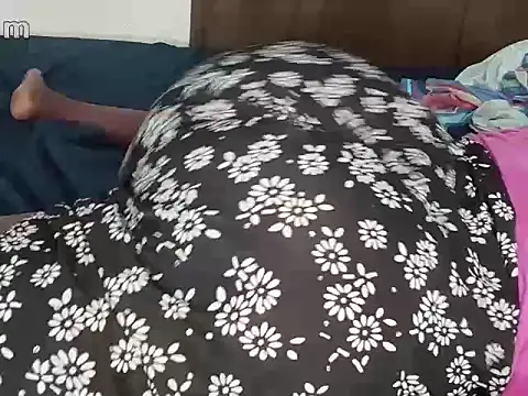 Snapshot of Horny_wifey254 chatting on 03.02.25 Horny wifey254 online show from 03.02.25