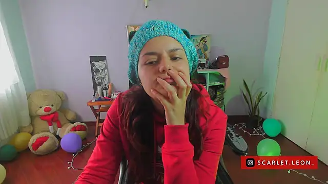 Scarletleon77 online show from 12.27.24