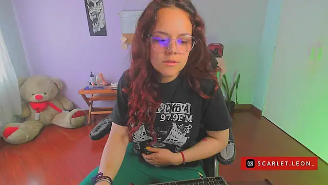 Scarletleon77 online show from 02.06.25