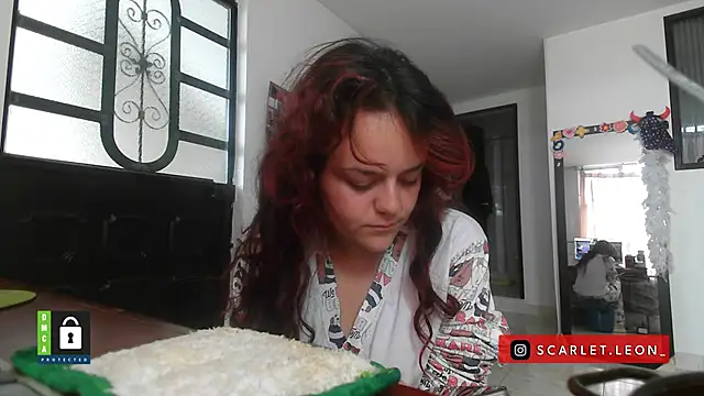 Scarletleon77 online show from 10.29.25