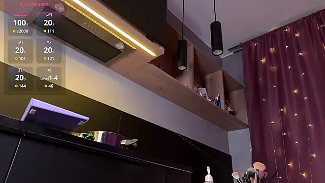 Snapshot of ilona_wine chatting on 02.18.25 ilona wine online show from 02.18.25