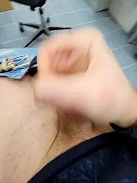 Snapshot of thesmiledoc chatting on 12.17.24 thesmiledoc online show from 12.17.24