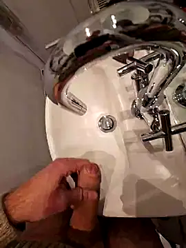 Snapshot of thesmiledoc chatting on 12.24.24 thesmiledoc online show from 12.24.24