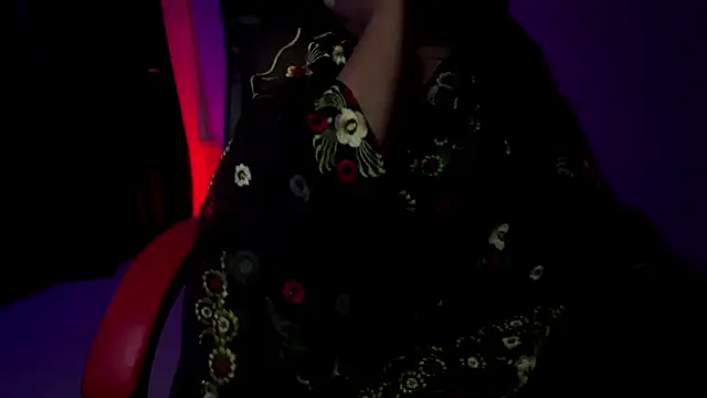 Snapshot of tigress_kashish chatting on 12.14.24 tigress kashish online show from 12.14.24