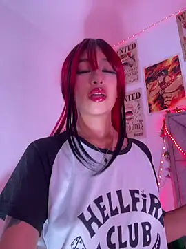Snapshot of Hot_sophie_ chatting on 05.25.26 Hot sophie online show from 05.25.26