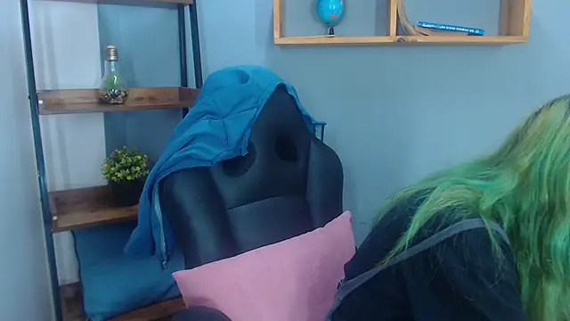 Erika Stevens online show from 11.15.25