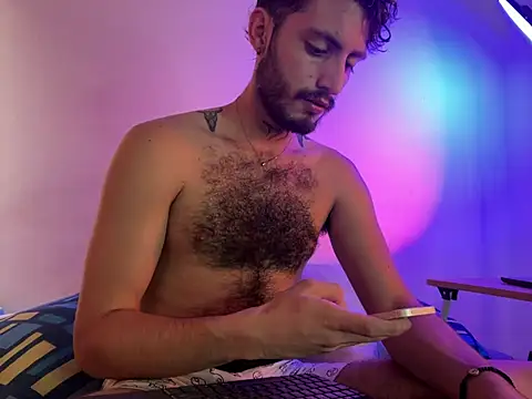 Snapshot of axel_giracr chatting on 12.17.24 axel giracr online show from 12.17.24