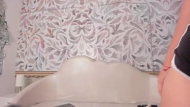 Snapshot of valentina_cortes72 chatting on 01.23.25 valentina cortes72 online show from 01.23.25