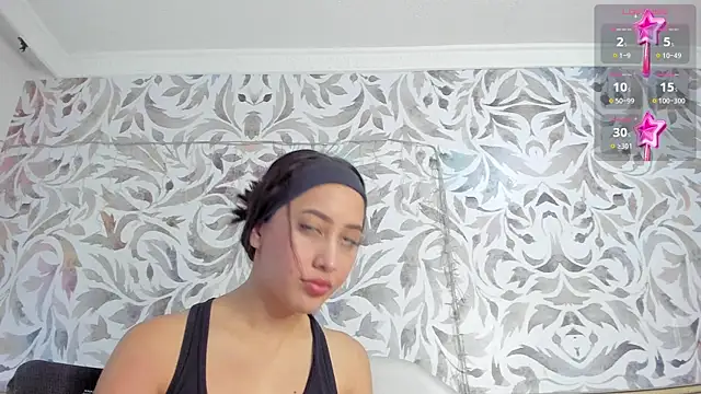 Snapshot of valentina_cortes72 chatting on 01.25.25 valentina cortes72 online show from 01.25.25