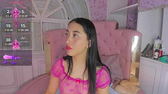 Snapshot of valentina_cortes72 chatting on 10.18.25 valentina cortes72 online show from 10.18.25
