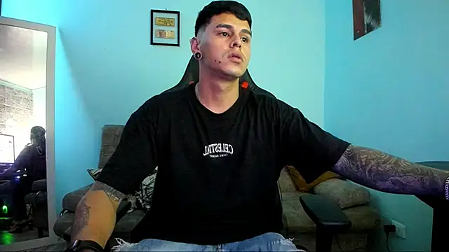 Snapshot of E_Moon chatting on 12.05.24 E Moon online show from 12.05.24