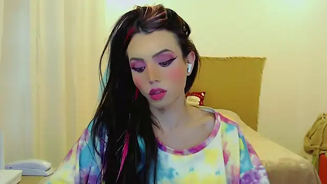 Sophie Fantasys online show from 12.19.25