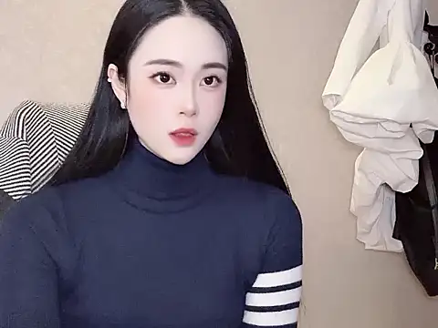 Snapshot of MM_007700 chatting on 10.27.25 MM 007700 online show from 10.27.25