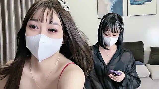 Snapshot of Mono-Stewardesss chatting on 10.03.25 Mono-Stewardesss online show from 10.03.25