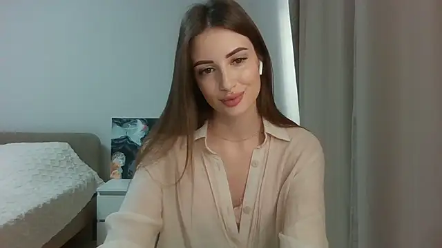 Jule Helen online show from 12.07.24