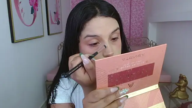 Snapshot of Small_naughty_ chatting on 05.30.26 Small naughty online show from 05.30.26