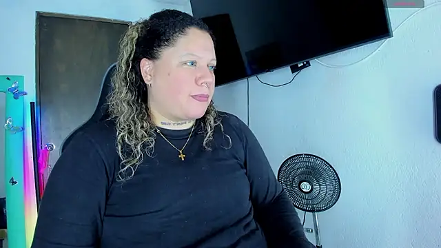 Snapshot of mariana_maze chatting on 12.05.24 mariana maze online show from 12.05.24