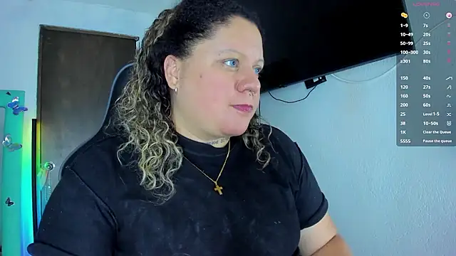 Snapshot of mariana_maze chatting on 12.06.24 mariana maze online show from 12.06.24