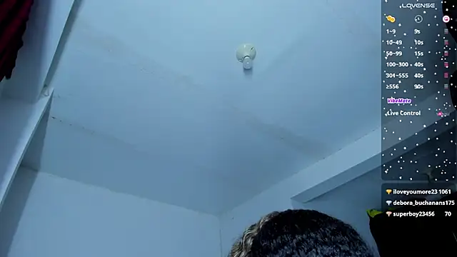 Snapshot of mariana_maze chatting on 12.18.24 mariana maze online show from 12.18.24