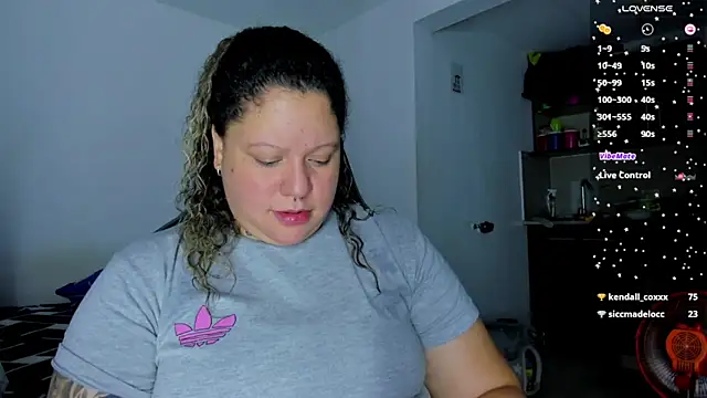 Snapshot of mariana_maze chatting on 12.20.24 mariana maze online show from 12.20.24