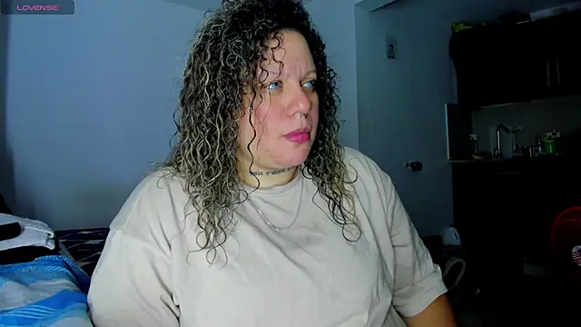 Snapshot of mariana_maze chatting on 01.12.25 mariana maze online show from 01.12.25