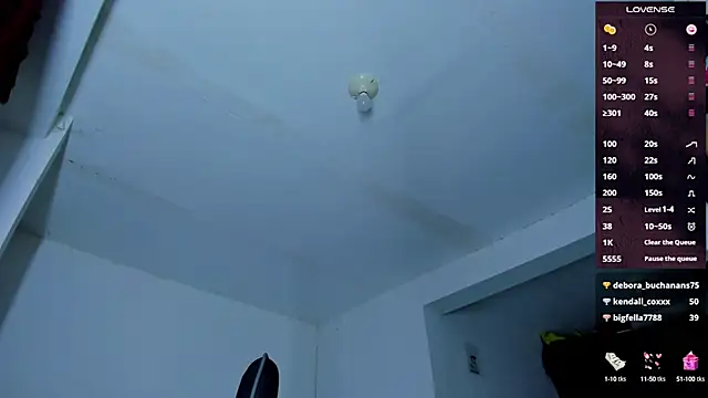 Snapshot of mariana_maze chatting on 01.12.25 mariana maze online show from 01.12.25