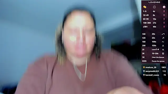 Snapshot of mariana_maze chatting on 01.19.25 mariana maze online show from 01.19.25