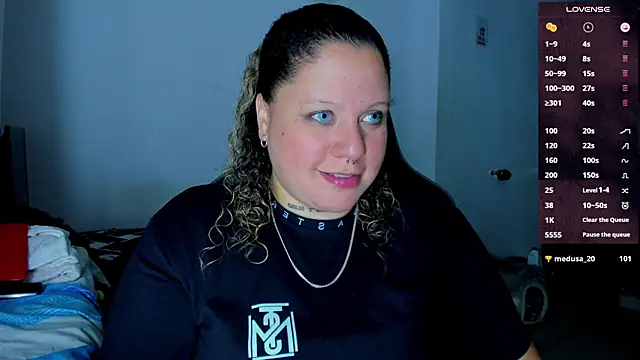 Snapshot of mariana_maze chatting on 01.21.25 mariana maze online show from 01.21.25