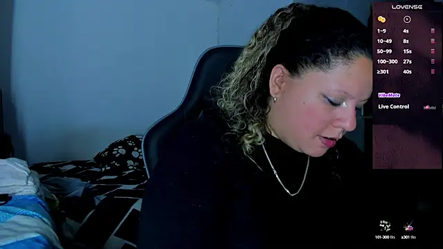 Snapshot of mariana_maze chatting on 01.22.25 mariana maze online show from 01.22.25