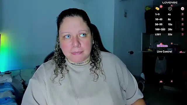 Snapshot of mariana_maze chatting on 02.16.25 mariana maze online show from 02.16.25